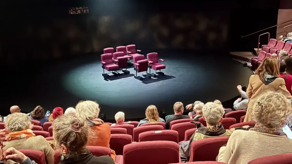 Travelling the World Through Its Theatres