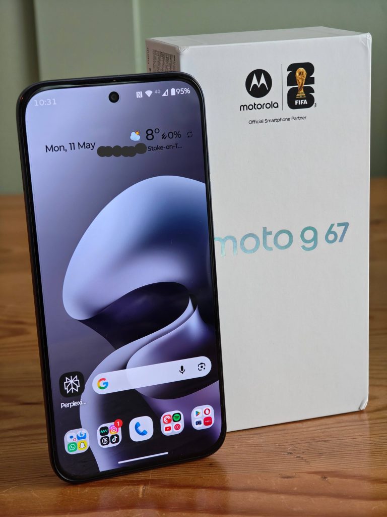 Motorola Moto G67 – Review : The Mid-Range King of Brightness Has Arrived.