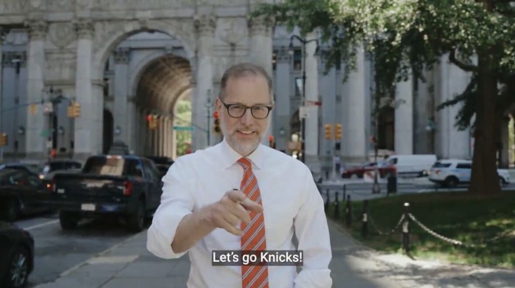 Knicks fever hits the pols