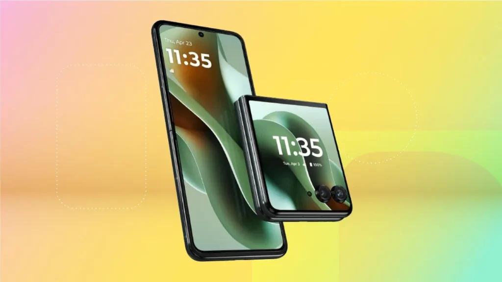 At $700, the Motorola Razr Ultra Finally Makes Foldable Phones a Smart Buy