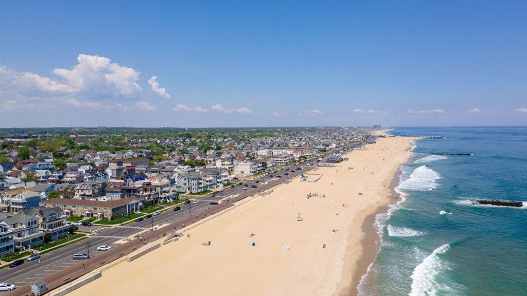 Beach closures in multiple states over high bacteria levels this summer